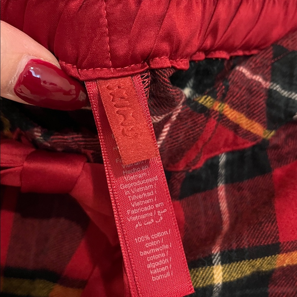 Skims Flannel Micro Sleep Shorts - Picture 11 of 15